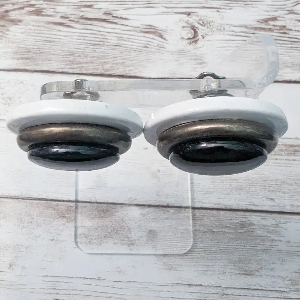 Vintage clip earrings